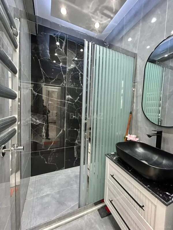 Kirayə verilir 2 otaqlı mənzil 70 m²