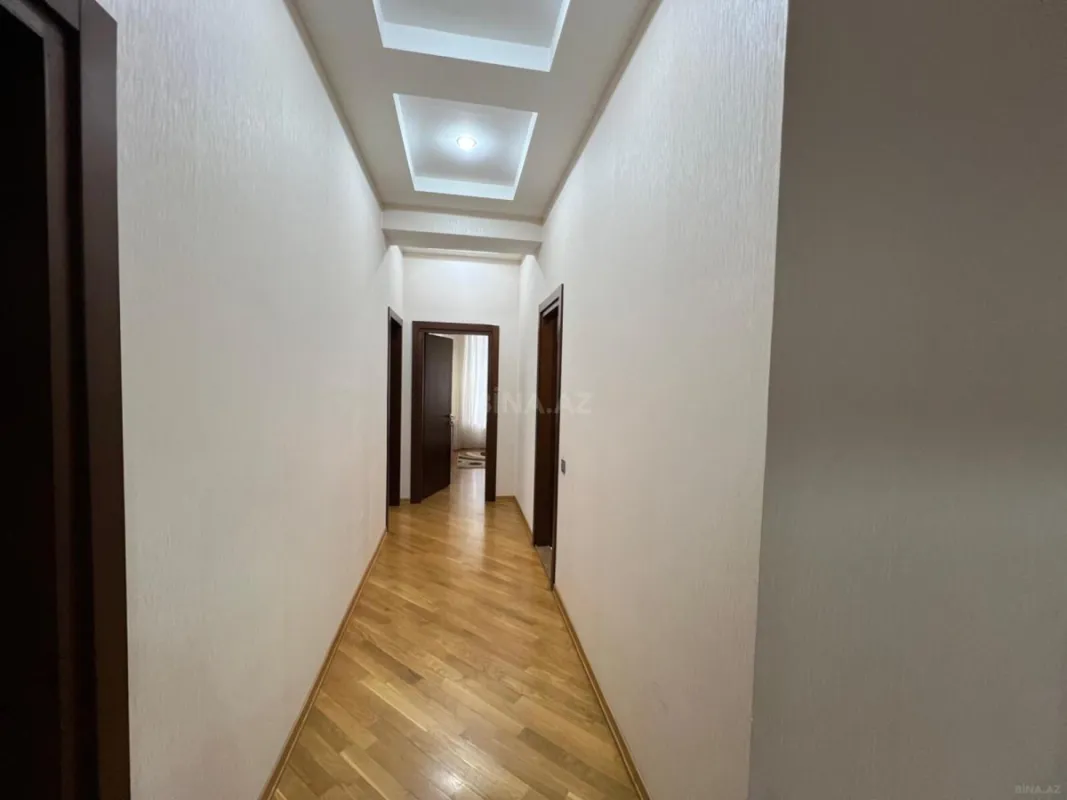 Satılır 3 otaqlı mənzil 140 m²