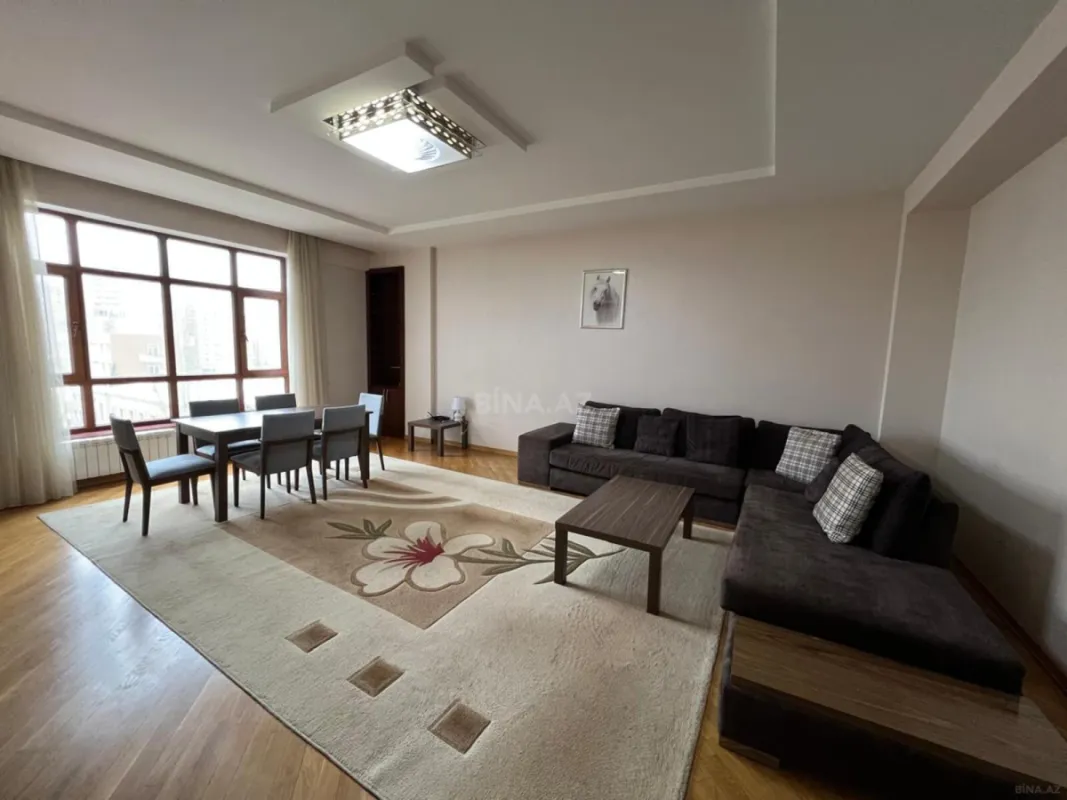 Satılır 3 otaqlı mənzil 140 m²