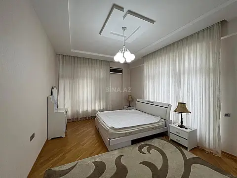 Satılır 3 otaqlı mənzil 140 m²
