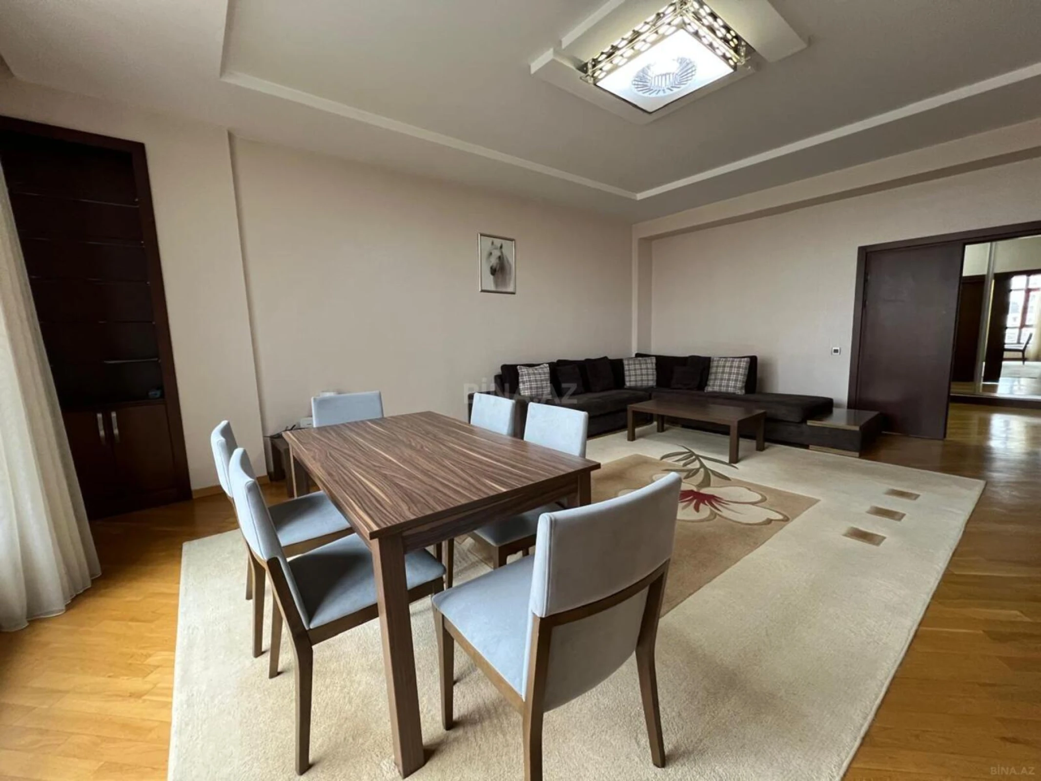 Satılır 3 otaqlı mənzil 140 m²