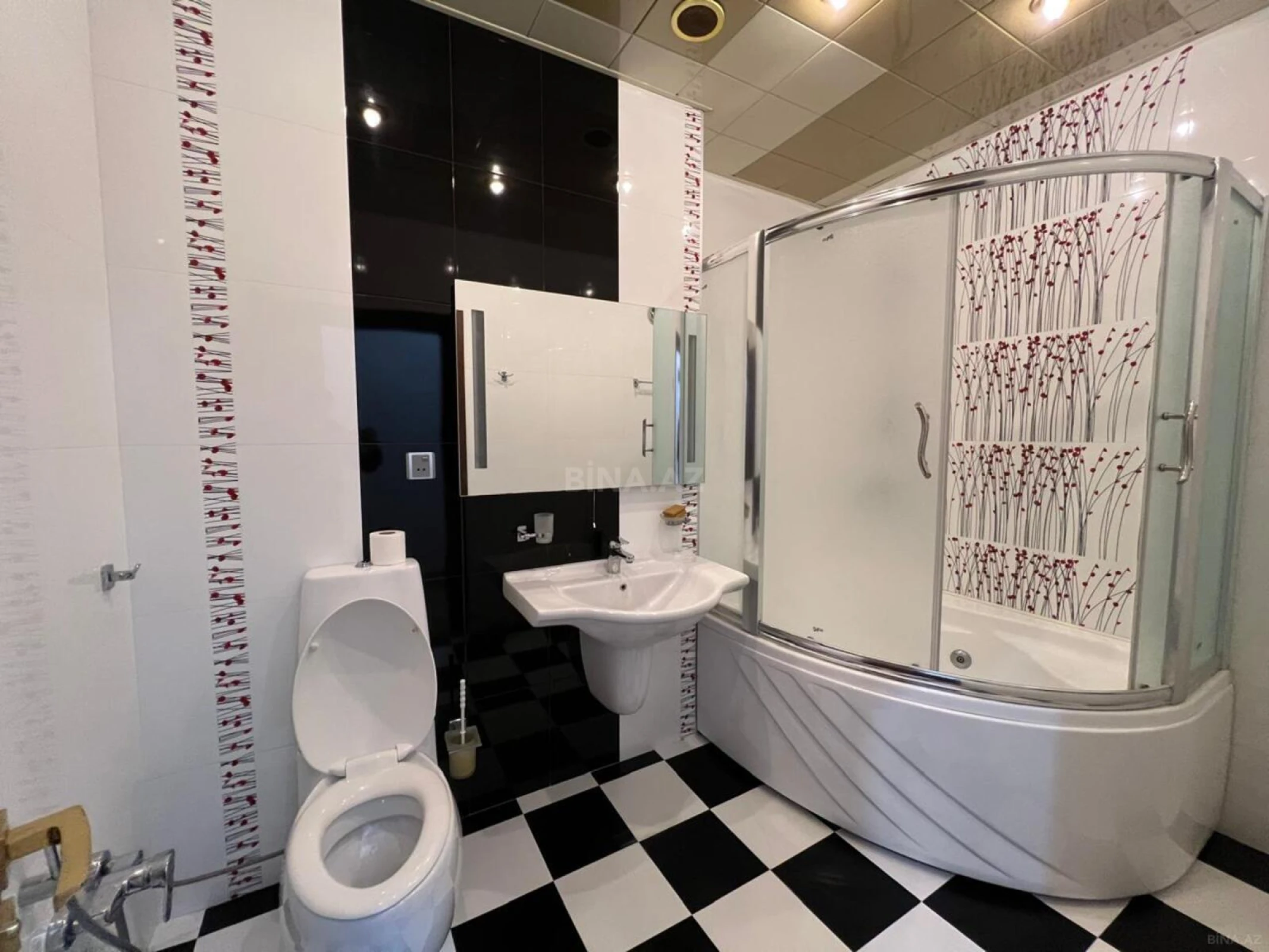 Satılır 3 otaqlı mənzil 140 m²