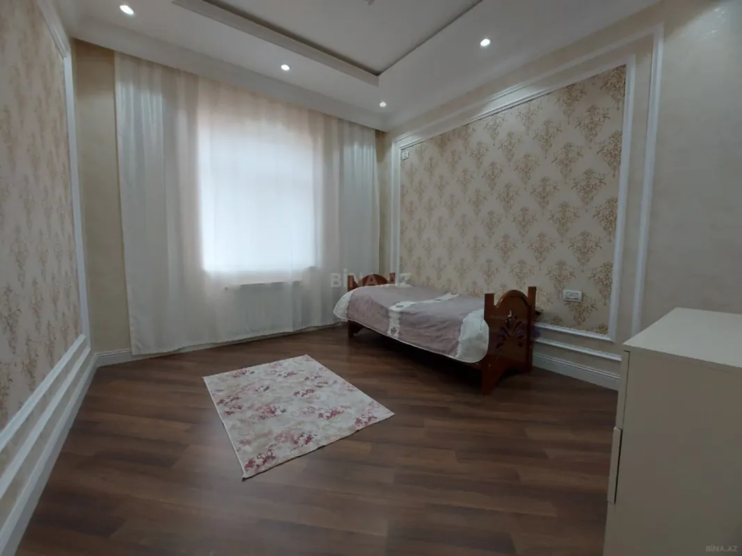 Satılır 7 otaqlı həyət evi 400 m²