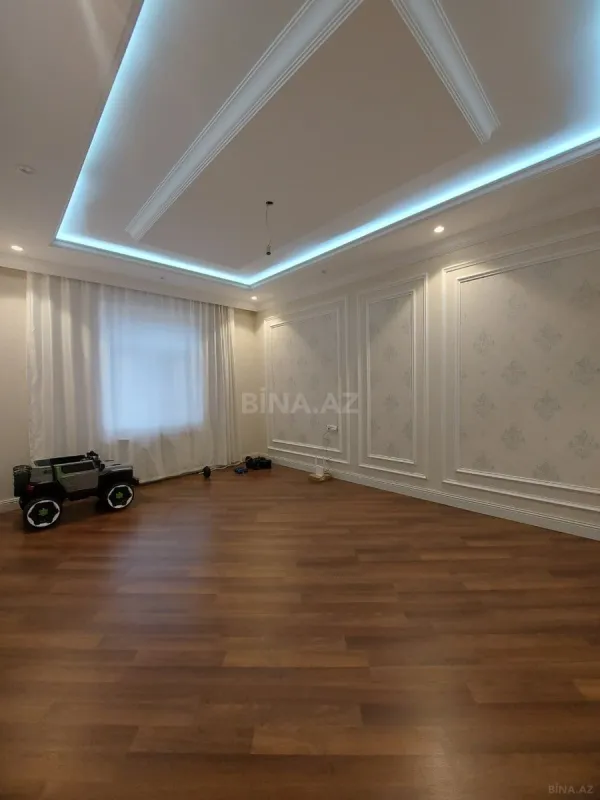 Satılır 7 otaqlı həyət evi 400 m²