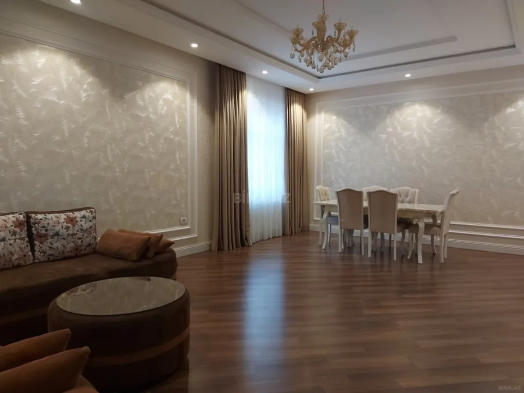 Satılır 7 otaqlı həyət evi 400 m²