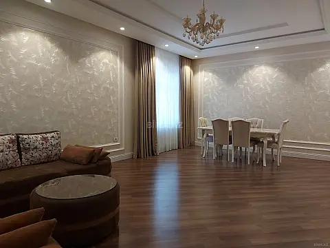 Satılır 7 otaqlı həyət evi 400 m²