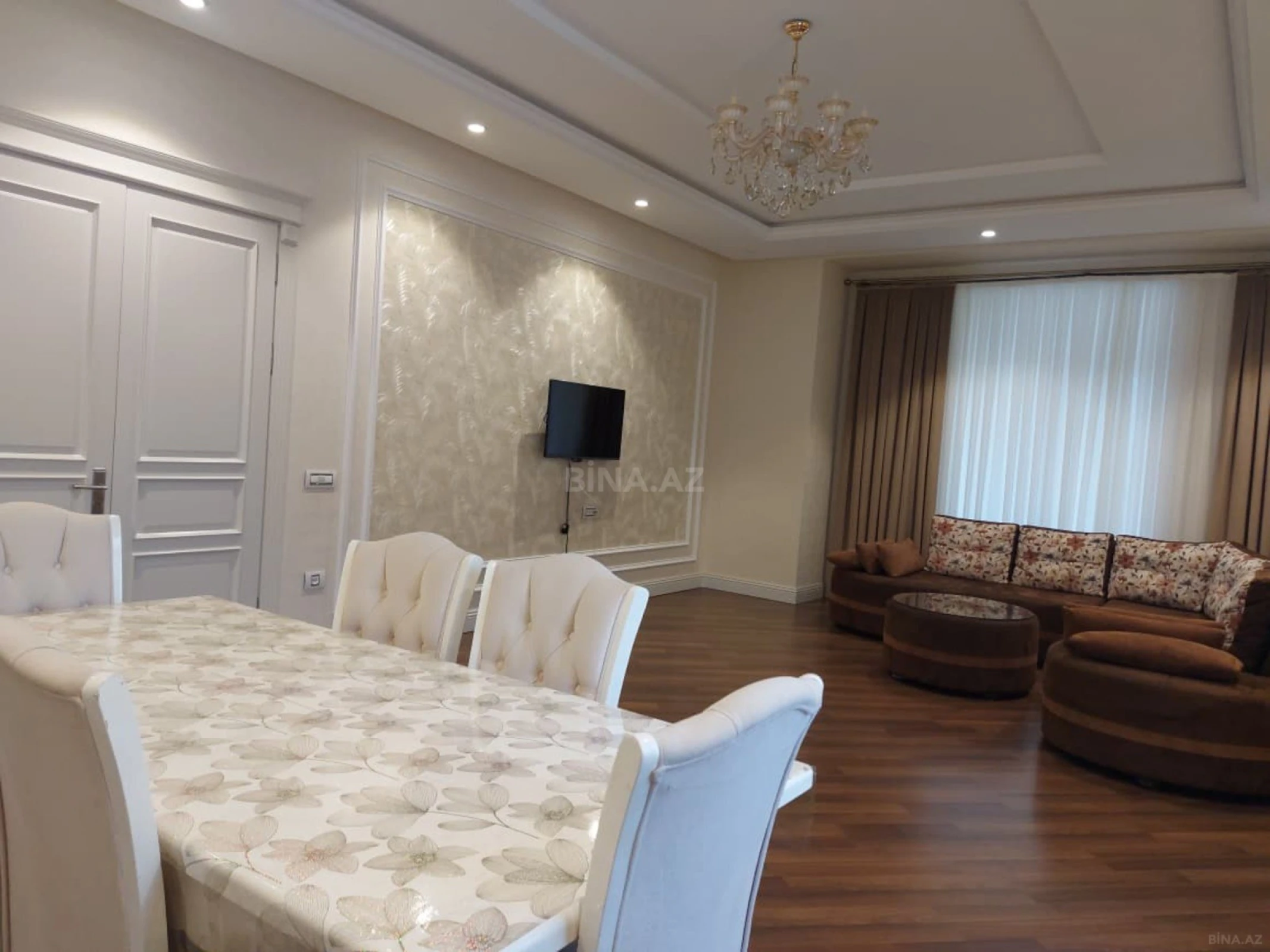 Satılır 7 otaqlı həyət evi 400 m²