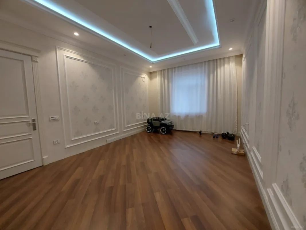Satılır 7 otaqlı həyət evi 400 m²
