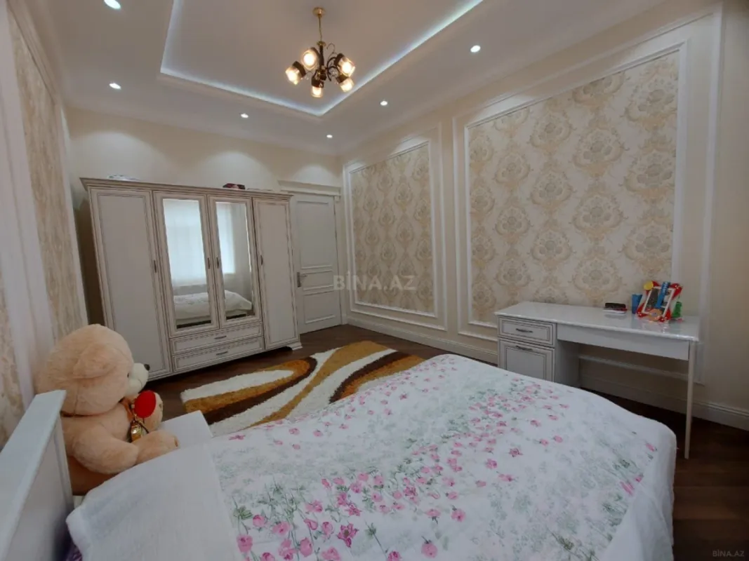 Satılır 7 otaqlı həyət evi 400 m²