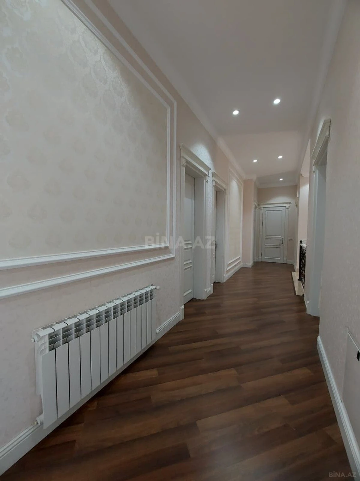 Satılır 7 otaqlı həyət evi 400 m²