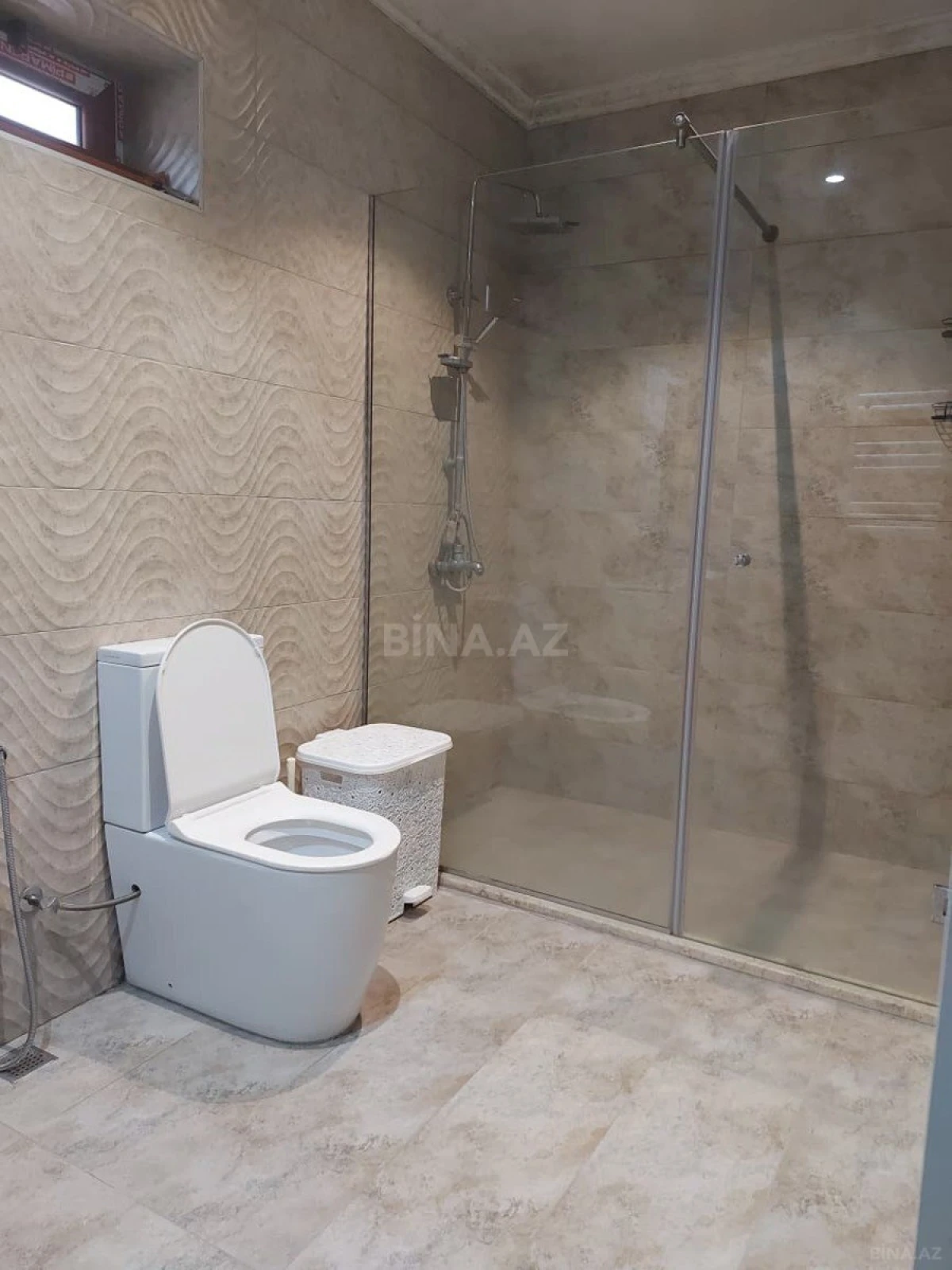 Satılır 7 otaqlı həyət evi 400 m²