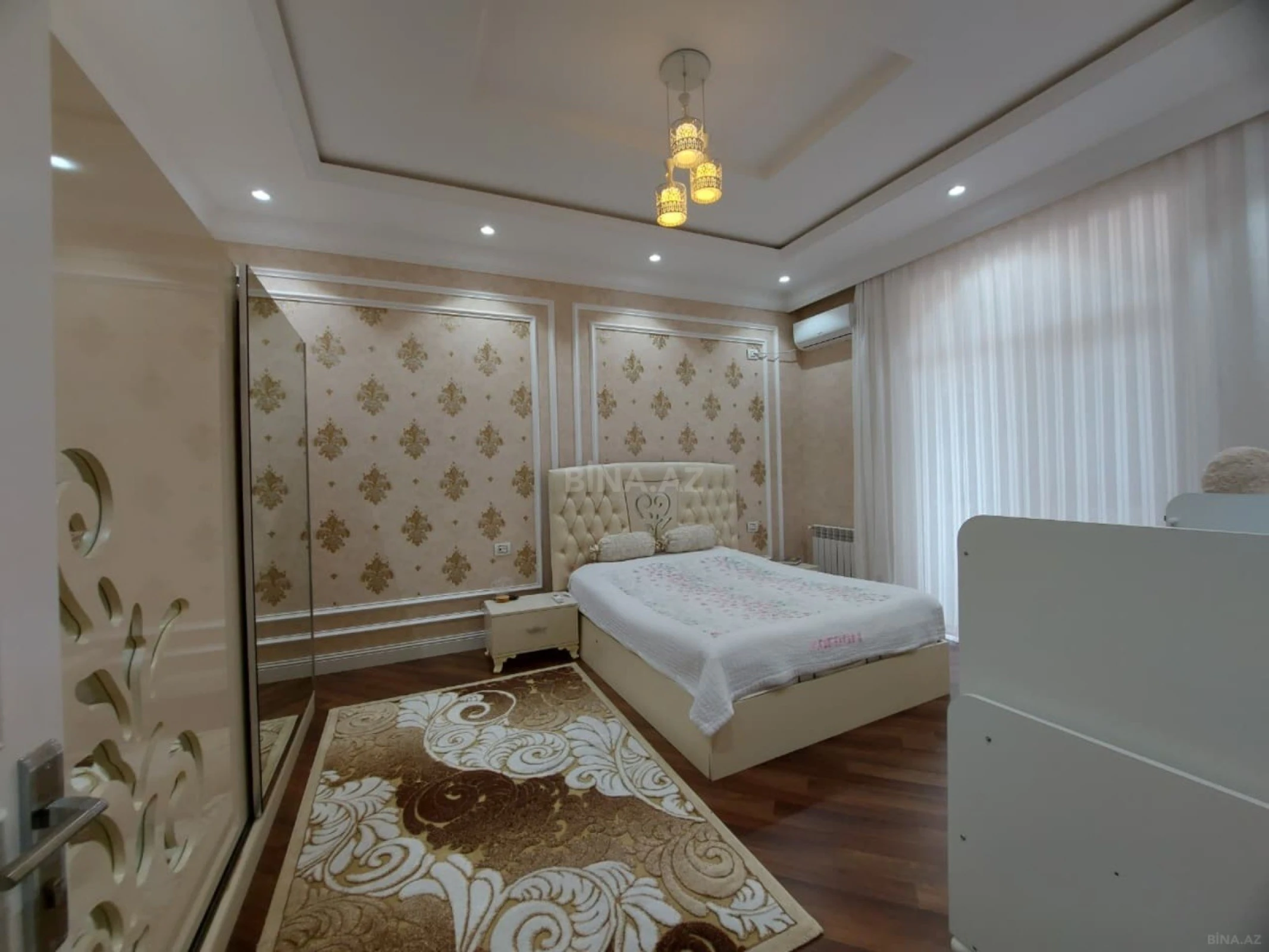 Satılır 7 otaqlı həyət evi 400 m²