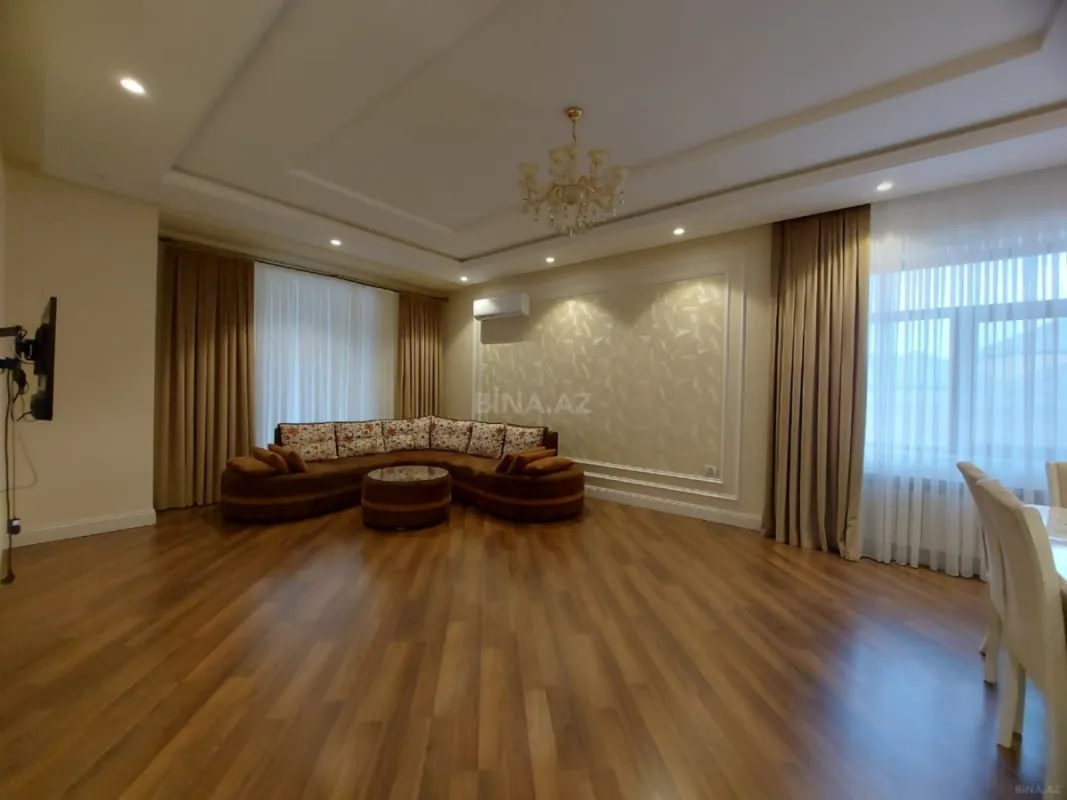 Satılır 7 otaqlı həyət evi 400 m²