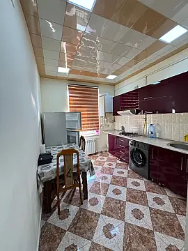 Kirayə verilir 2 otaqlı mənzil 68 m²
