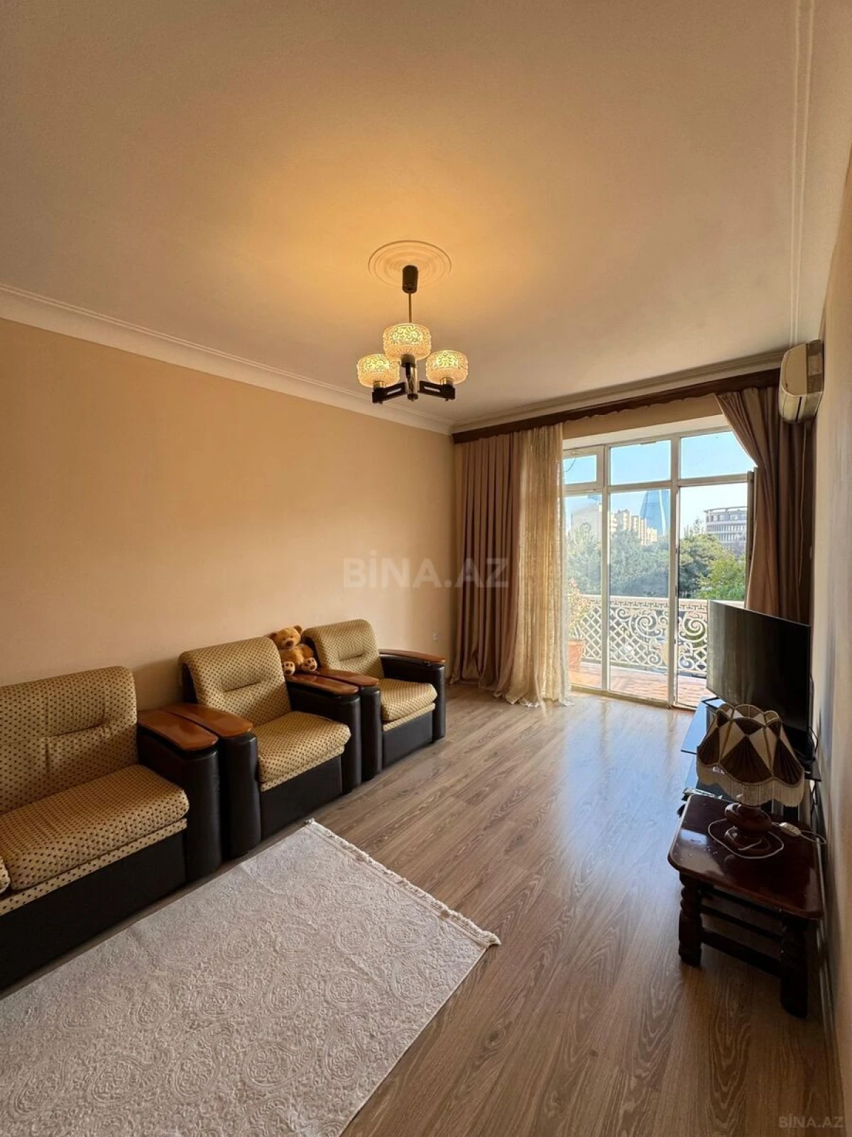 Kirayə verilir 2 otaqlı mənzil 68 m²