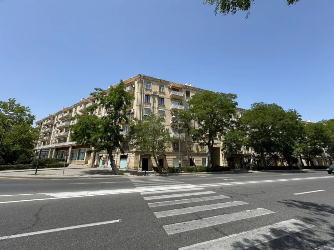 Kirayə verilir 2 otaqlı mənzil 68 m²