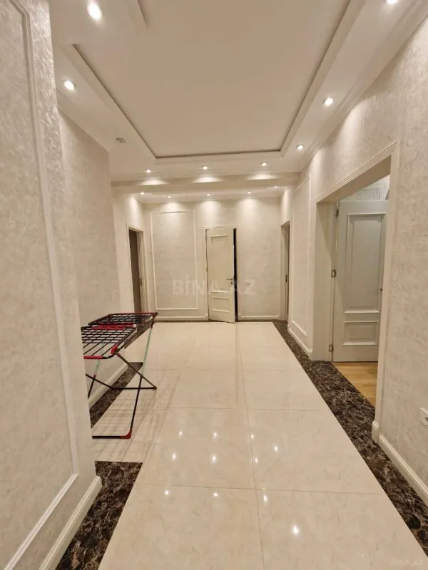 Kirayə verilir 3 otaqlı mənzil 180 m²