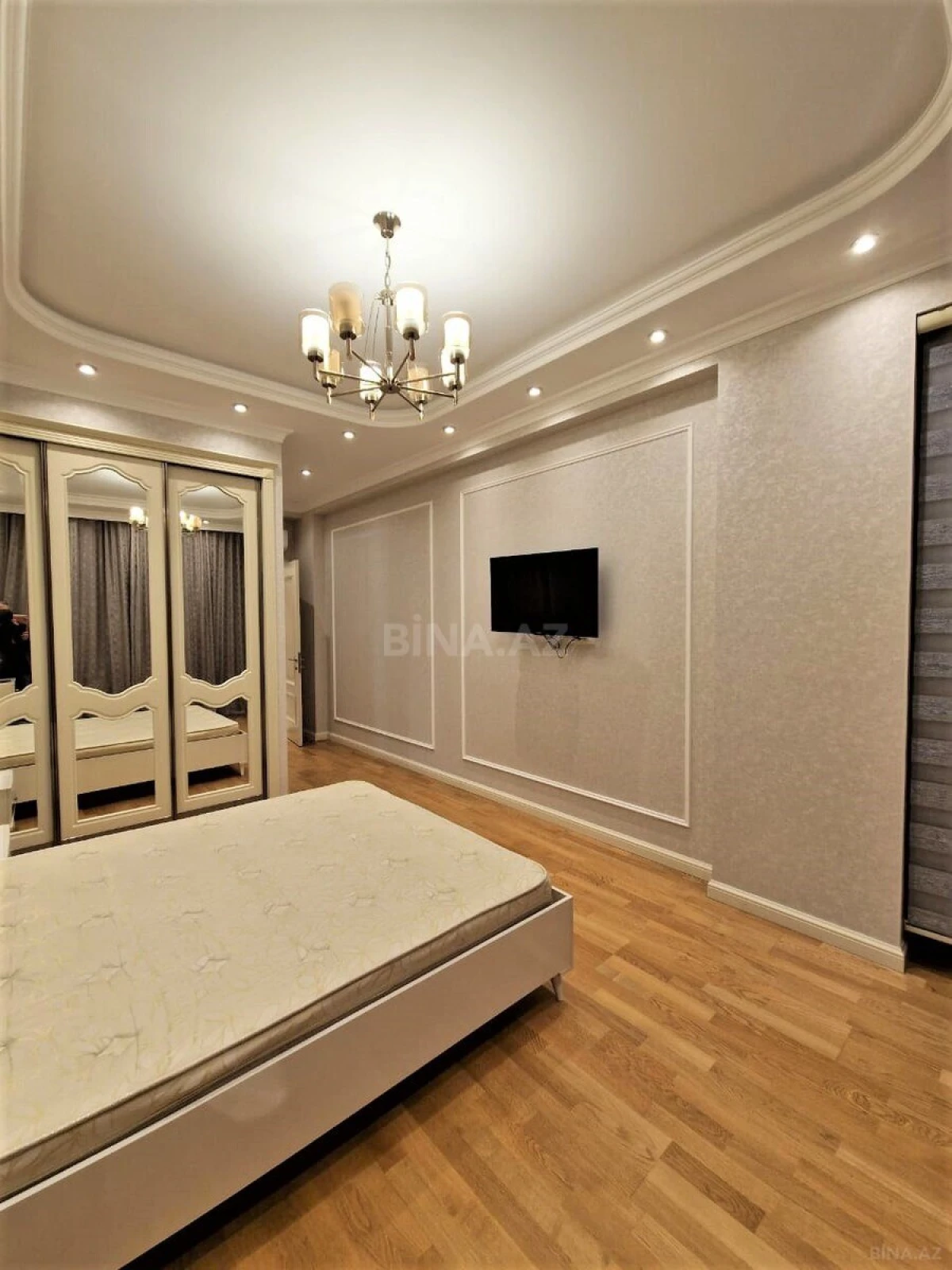 Kirayə verilir 3 otaqlı mənzil 180 m²