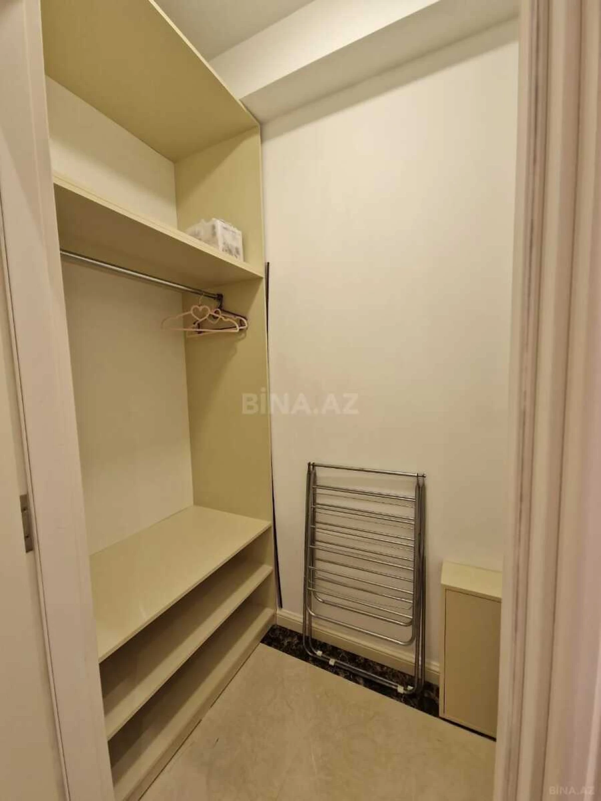 Kirayə verilir 3 otaqlı mənzil 180 m²