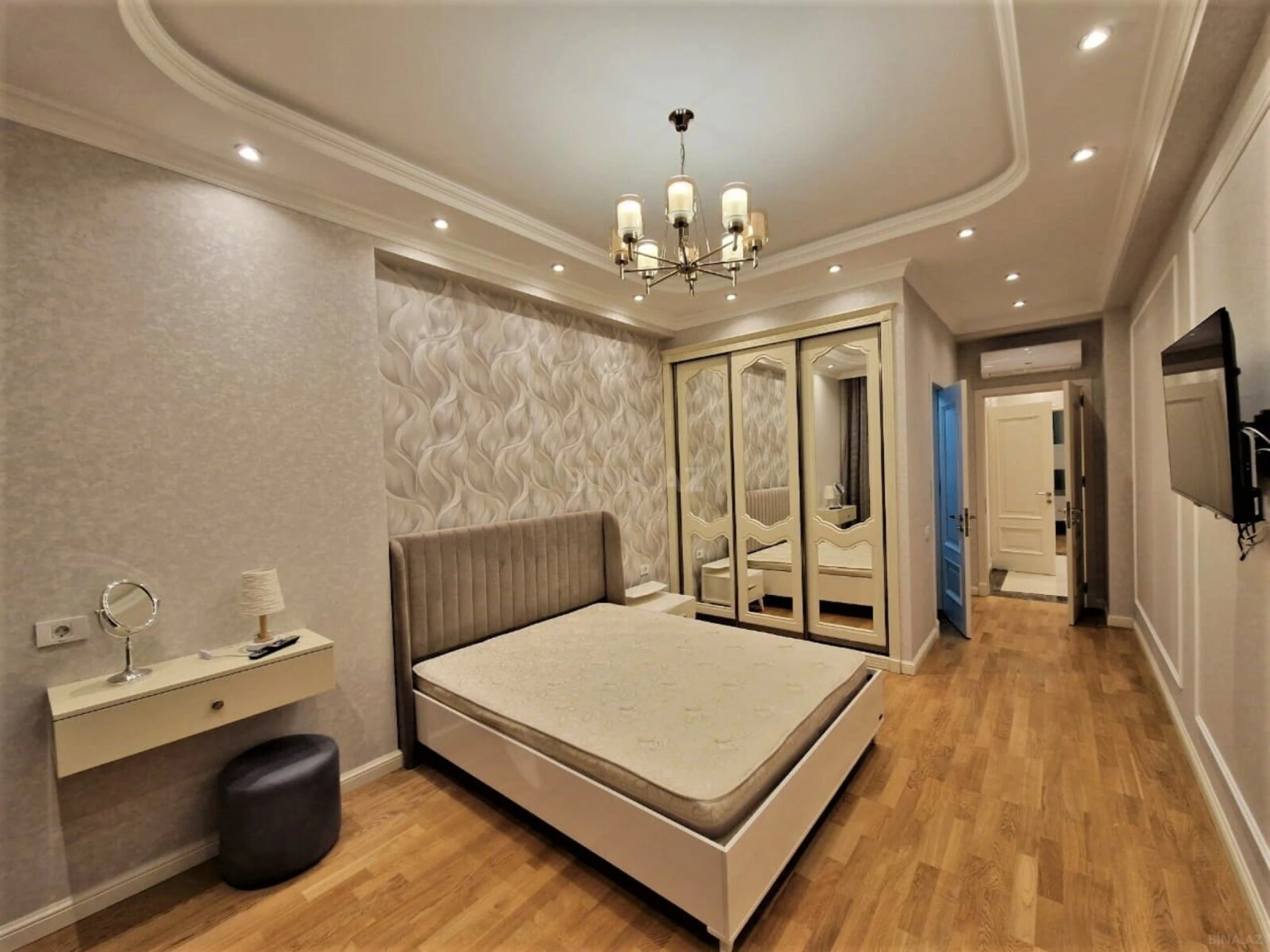 Kirayə verilir 3 otaqlı mənzil 180 m²