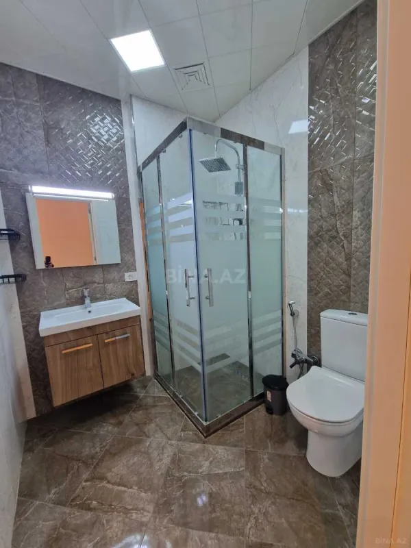 Kirayə verilir 3 otaqlı mənzil 180 m²
