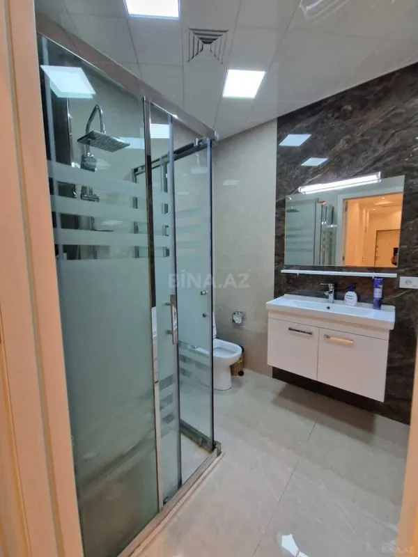 Kirayə verilir 3 otaqlı mənzil 180 m²