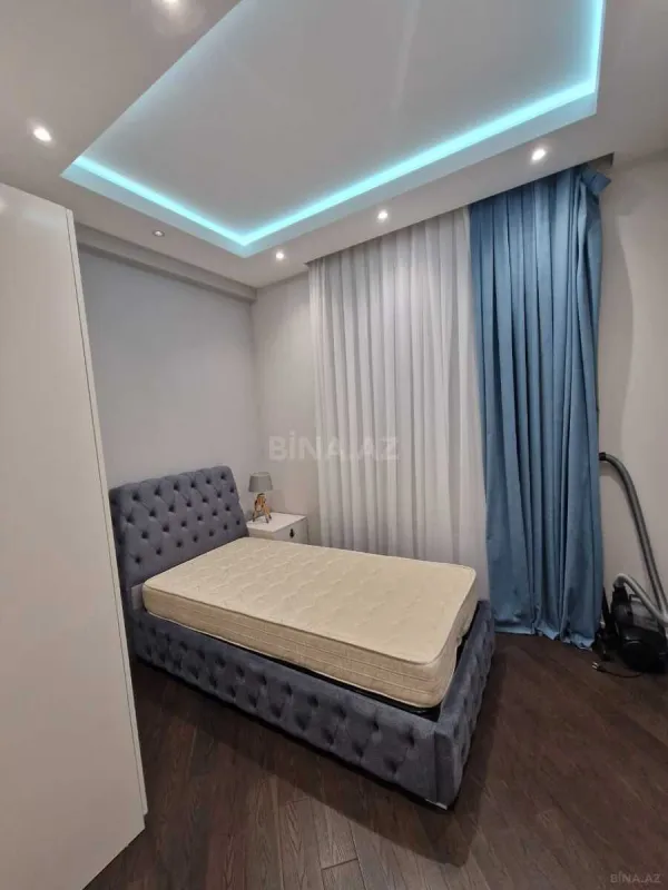 Kirayə verilir 3 otaqlı mənzil 130 m²