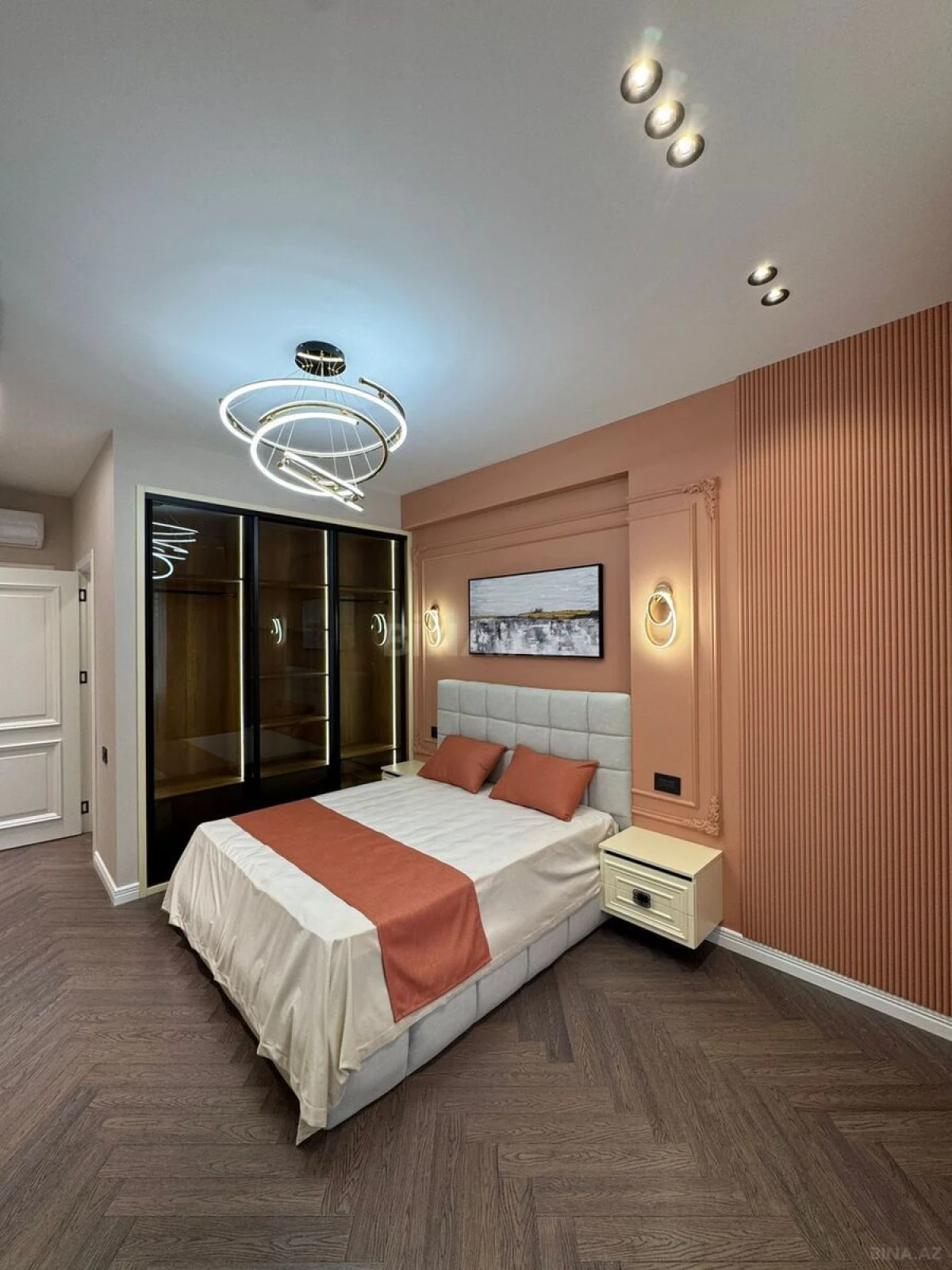 Satılır 2 otaqlı mənzil 96 m²