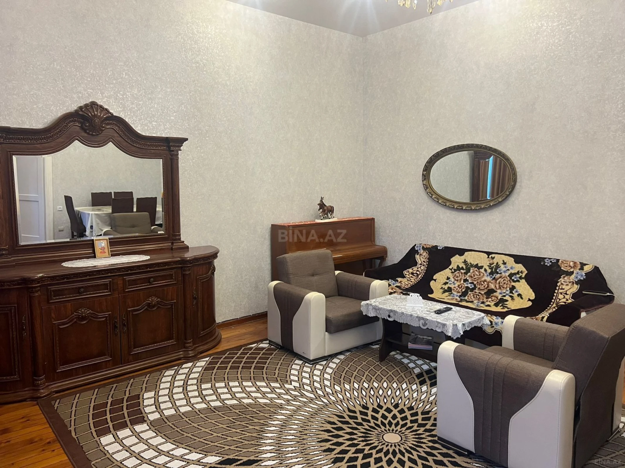 Kirayə verilir 3 otaqlı mənzil 100 m²