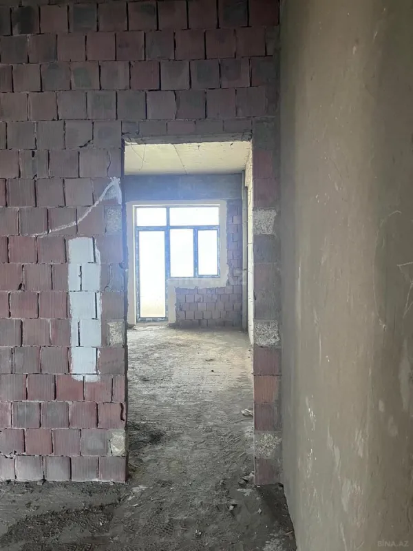 Satılır 4 otaqlı mənzil 189 m²