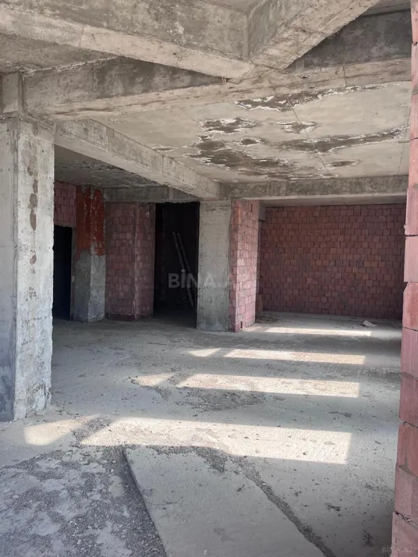 Satılır 4 otaqlı mənzil 189 m²