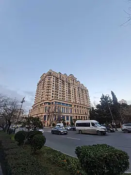Satılır 4 otaqlı mənzil 189 m² — Bakı, Memar Əcəmi yanı 4 otaq 189.00 m²