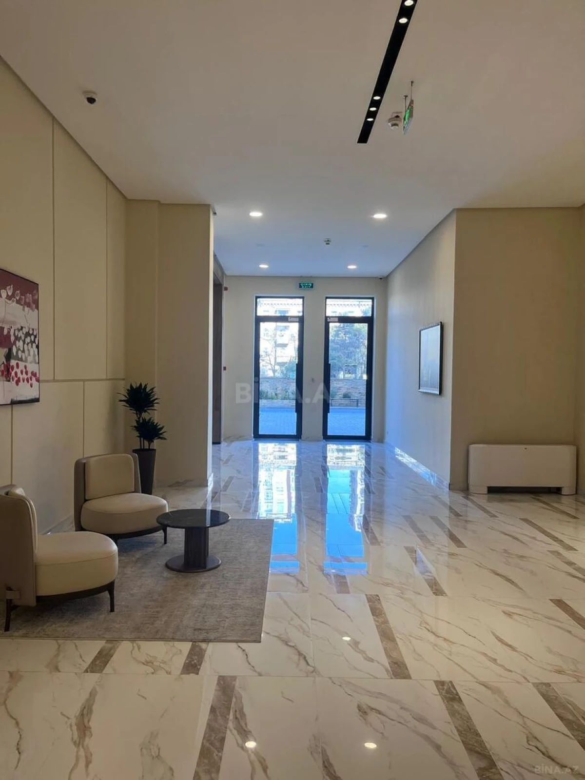 Satılır 5 otaqlı mənzil 267 m²
