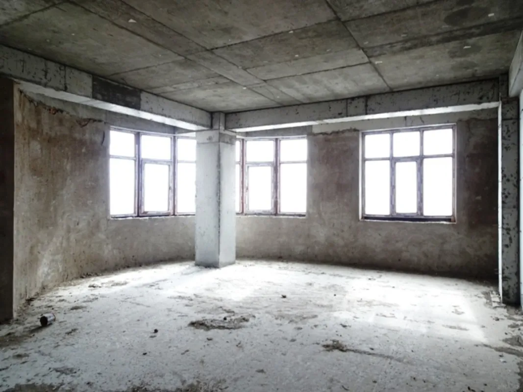 Satılır 4 otaqlı mənzil 175 m²