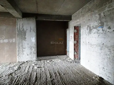 Satılır 4 otaqlı mənzil 175 m²