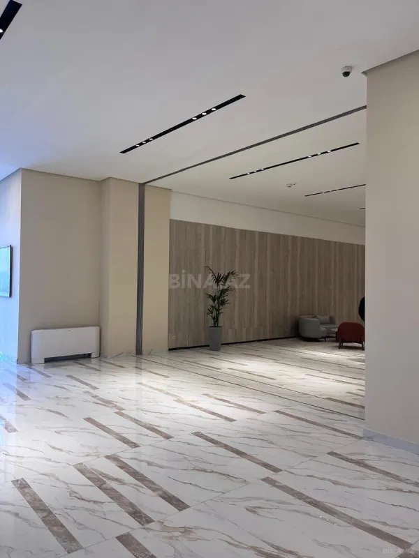 Satılır 5 otaqlı mənzil 225 m²