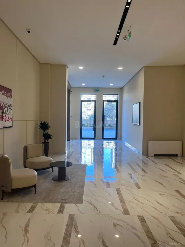 Satılır 5 otaqlı mənzil 225 m²