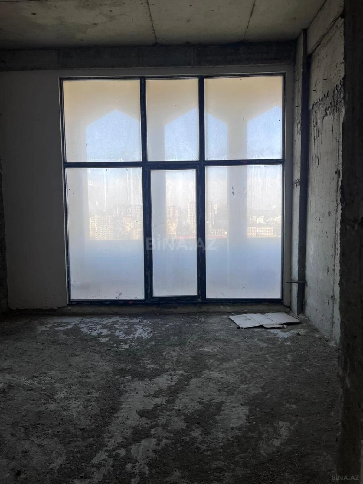 Satılır 5 otaqlı mənzil 225 m²
