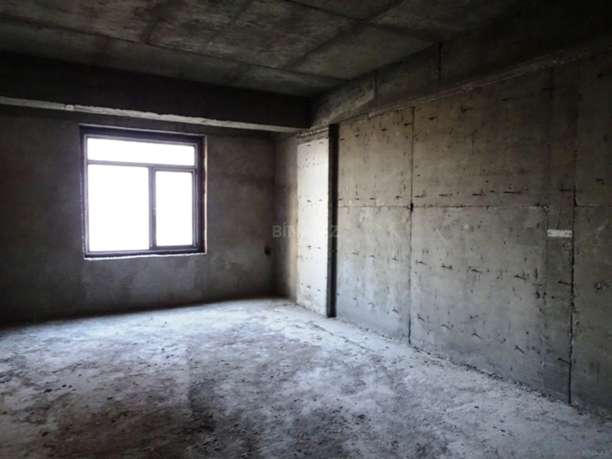 Satılır 4 otaqlı mənzil 128 m²