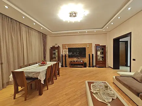 Satılır 4 otaqlı mənzil 196 m²