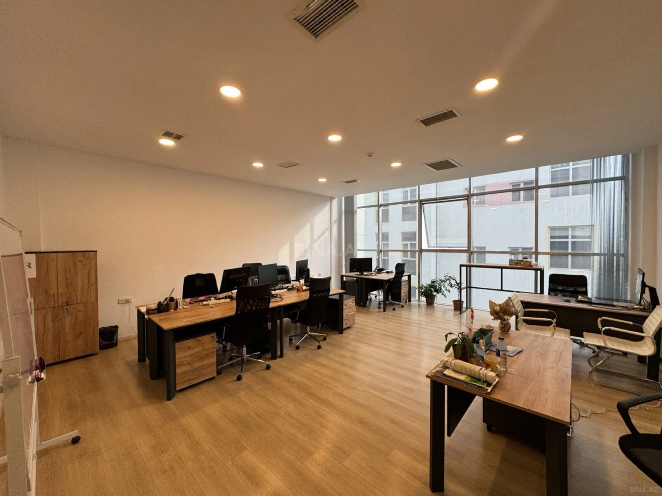 Kirayə verilir 1 otaqlı ofis 44 m²