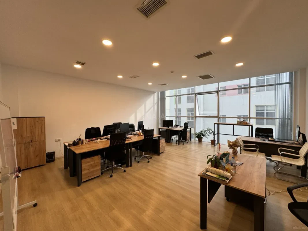 Kirayə verilir 1 otaqlı ofis 44 m²
