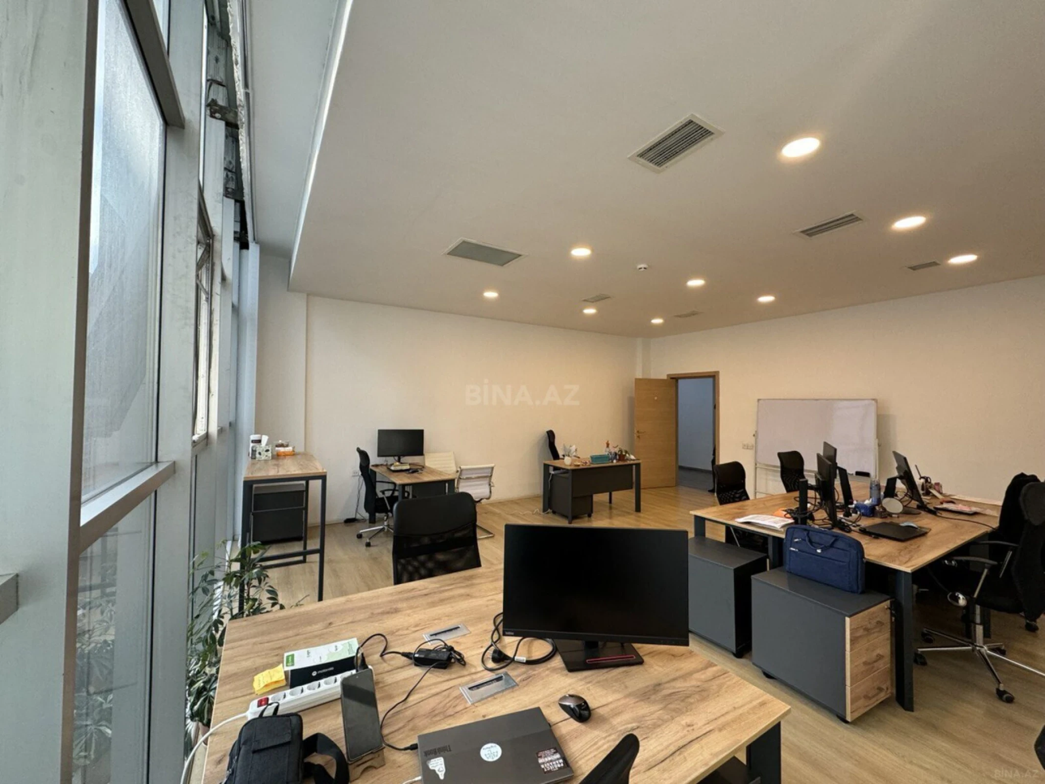 Kirayə verilir 1 otaqlı ofis 44 m²