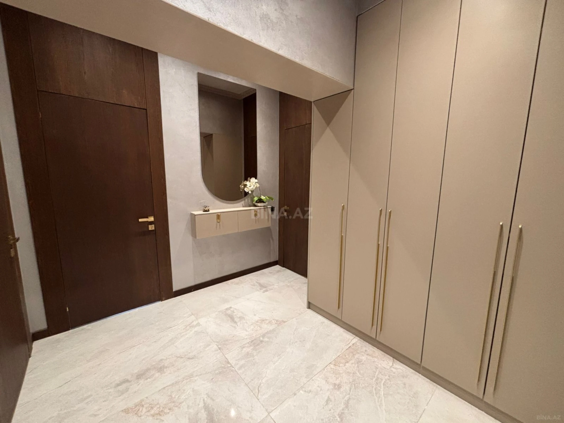 Satılır 3 otaqlı mənzil 91 m²