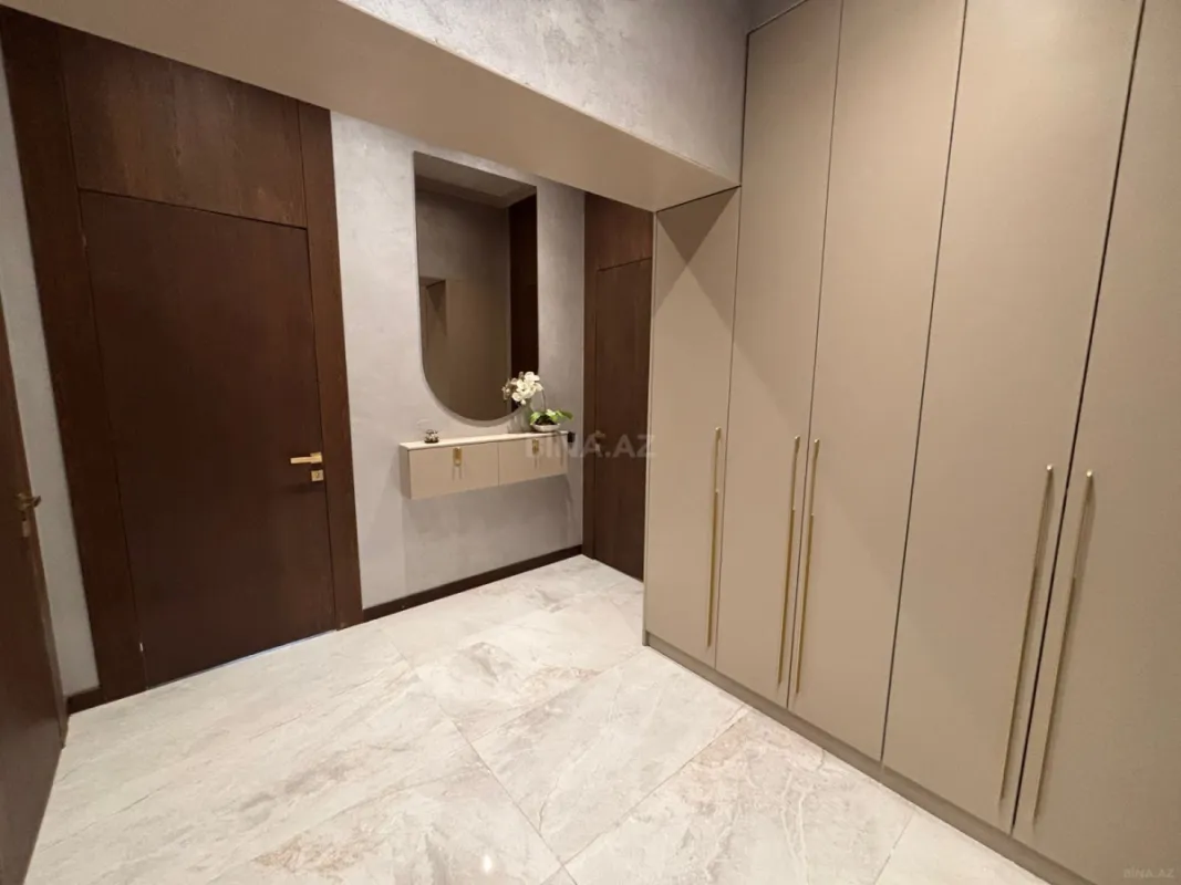 Satılır 3 otaqlı mənzil 91 m²