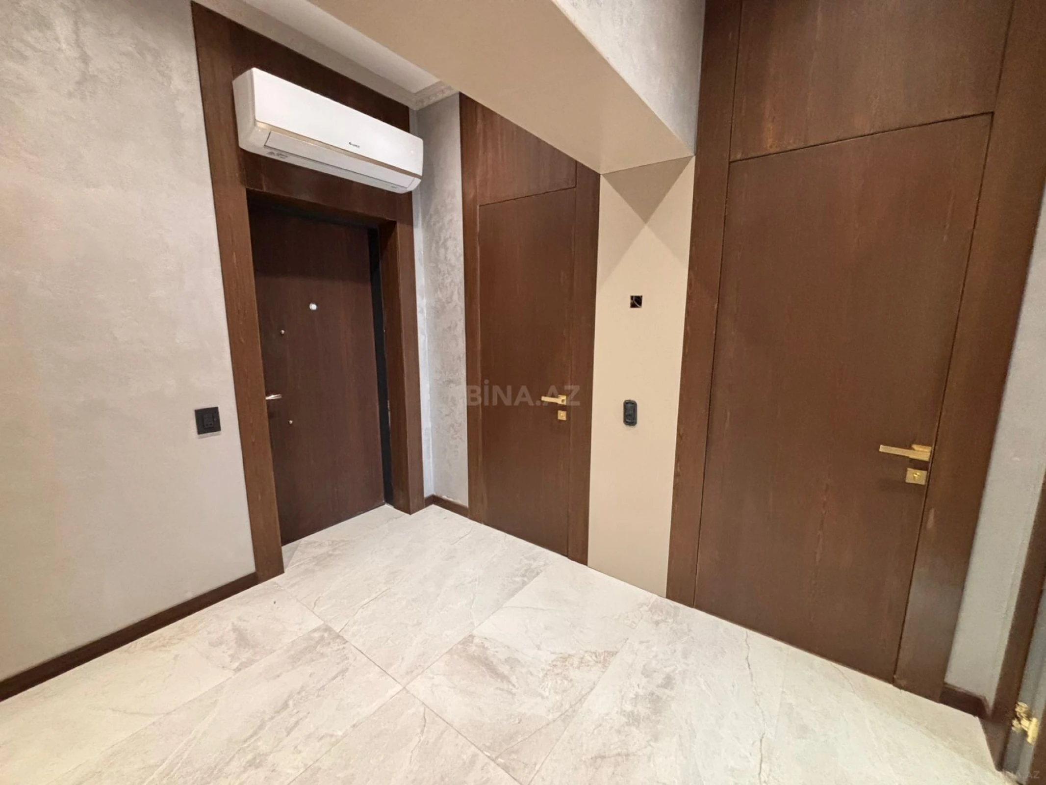 Satılır 3 otaqlı mənzil 91 m²