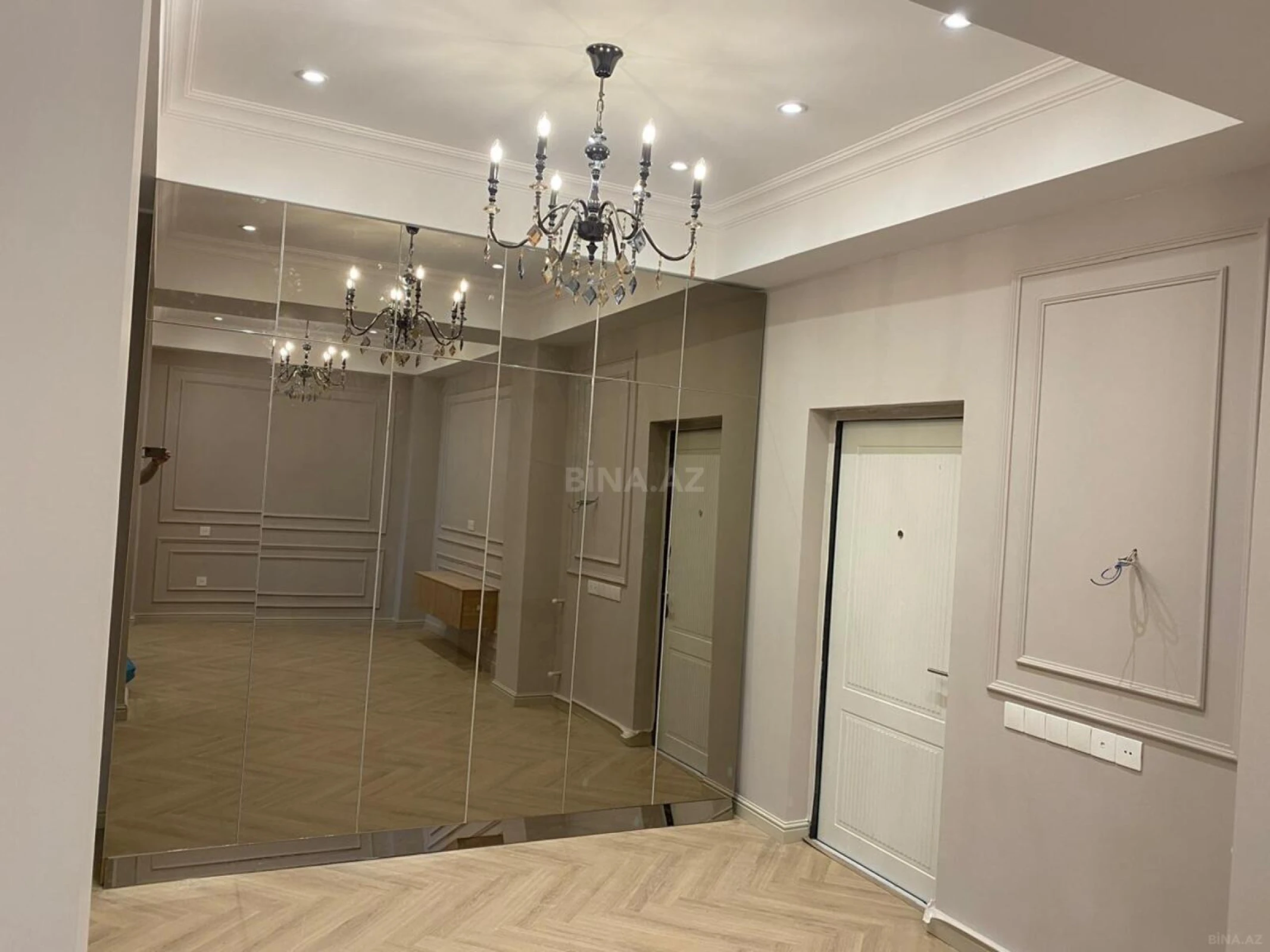 Satılır 3 otaqlı mənzil 103 m²