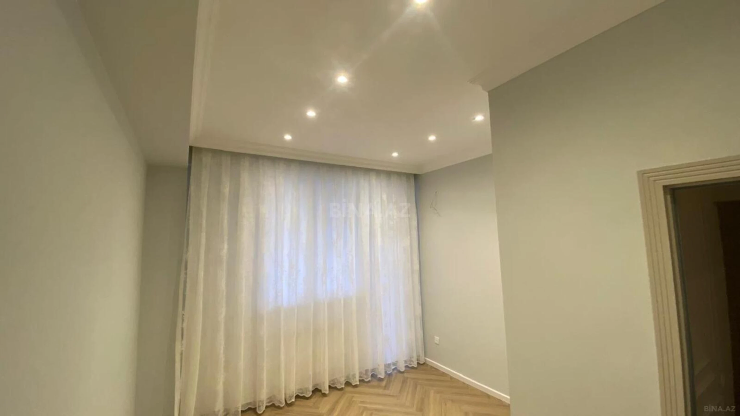 Satılır 3 otaqlı mənzil 103 m²