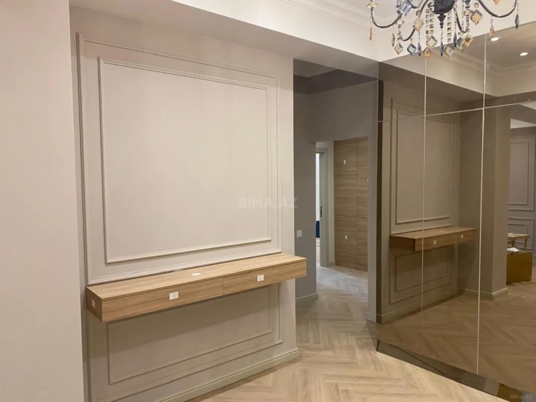 Satılır 3 otaqlı mənzil 103 m²