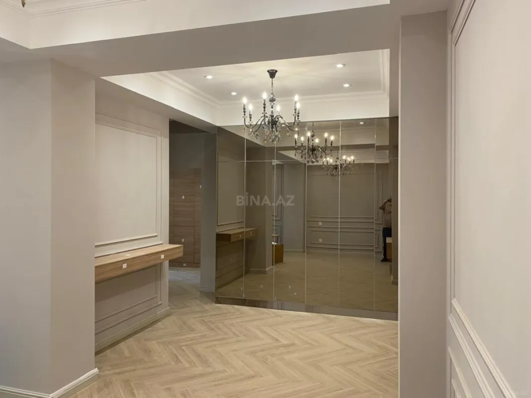 Satılır 3 otaqlı mənzil 103 m²